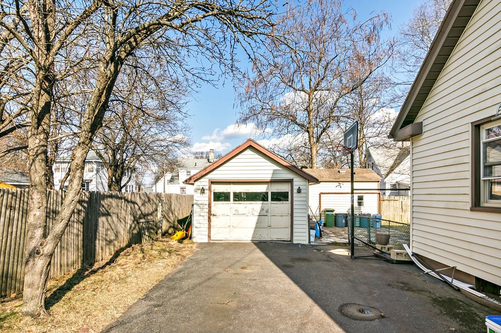 71 Gresham Street Springfield, MA 01119 - Photo 38 of 38