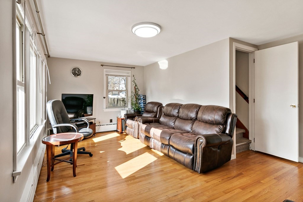 71 Gresham Street Springfield, MA 01119 - Photo 8 of 38