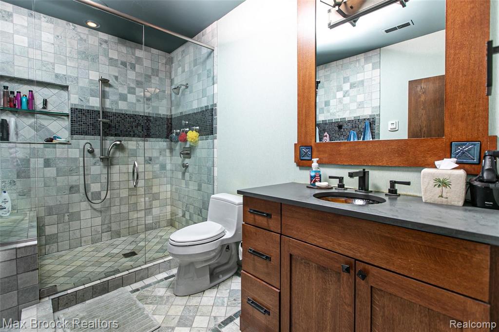 4200 Commerce Road West Bloomfield, MI 48324 - Photo 27 of 41
