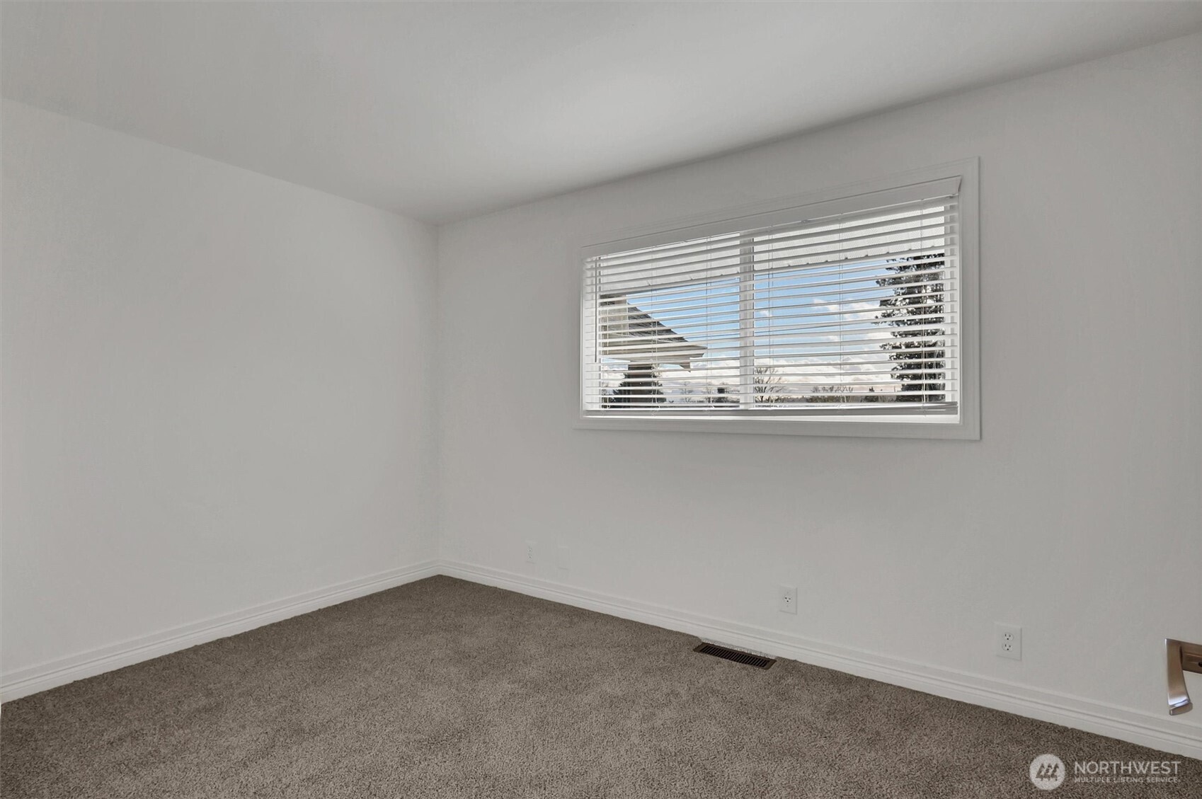 6230 South Langston Road Seattle, WA 98178 - Photo 16 of 37 Gallery Image 16