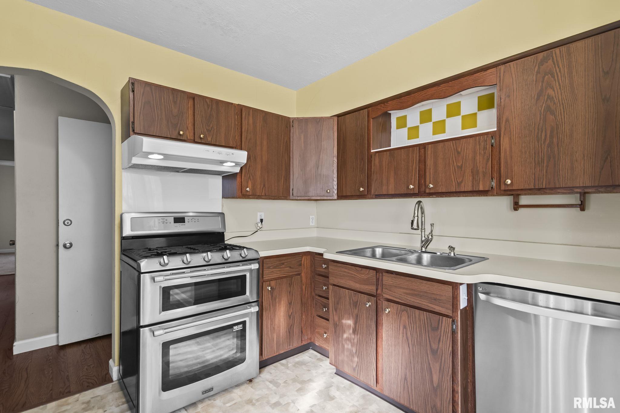 2029 South Walnut Street Springfield, IL 62704 - Photo 12 of 37