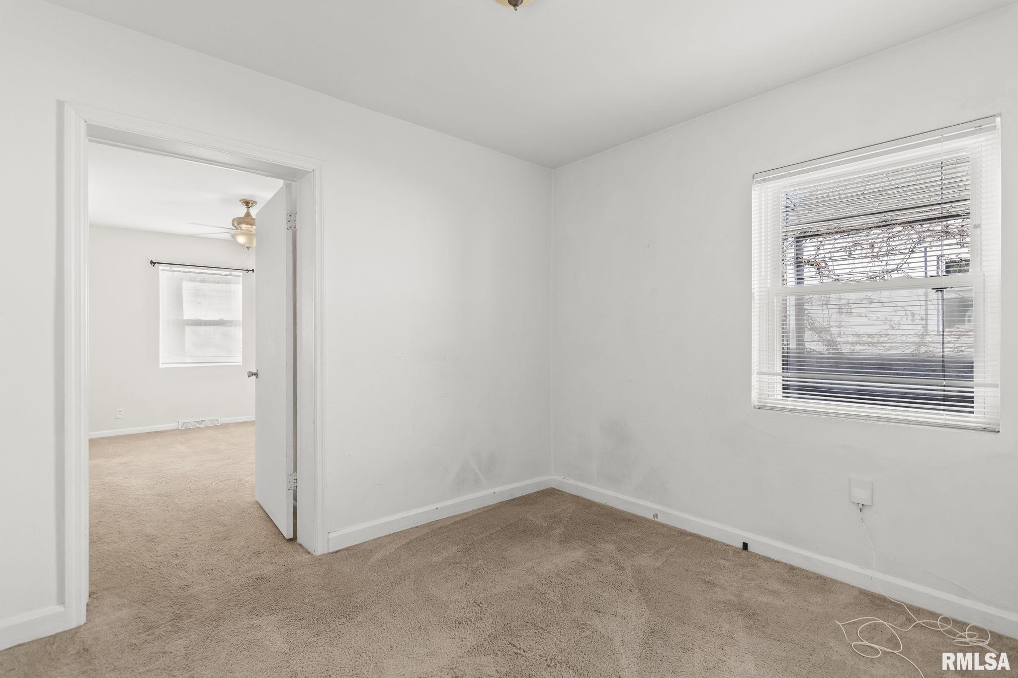 2029 South Walnut Street Springfield, IL 62704 - Photo 13 of 37