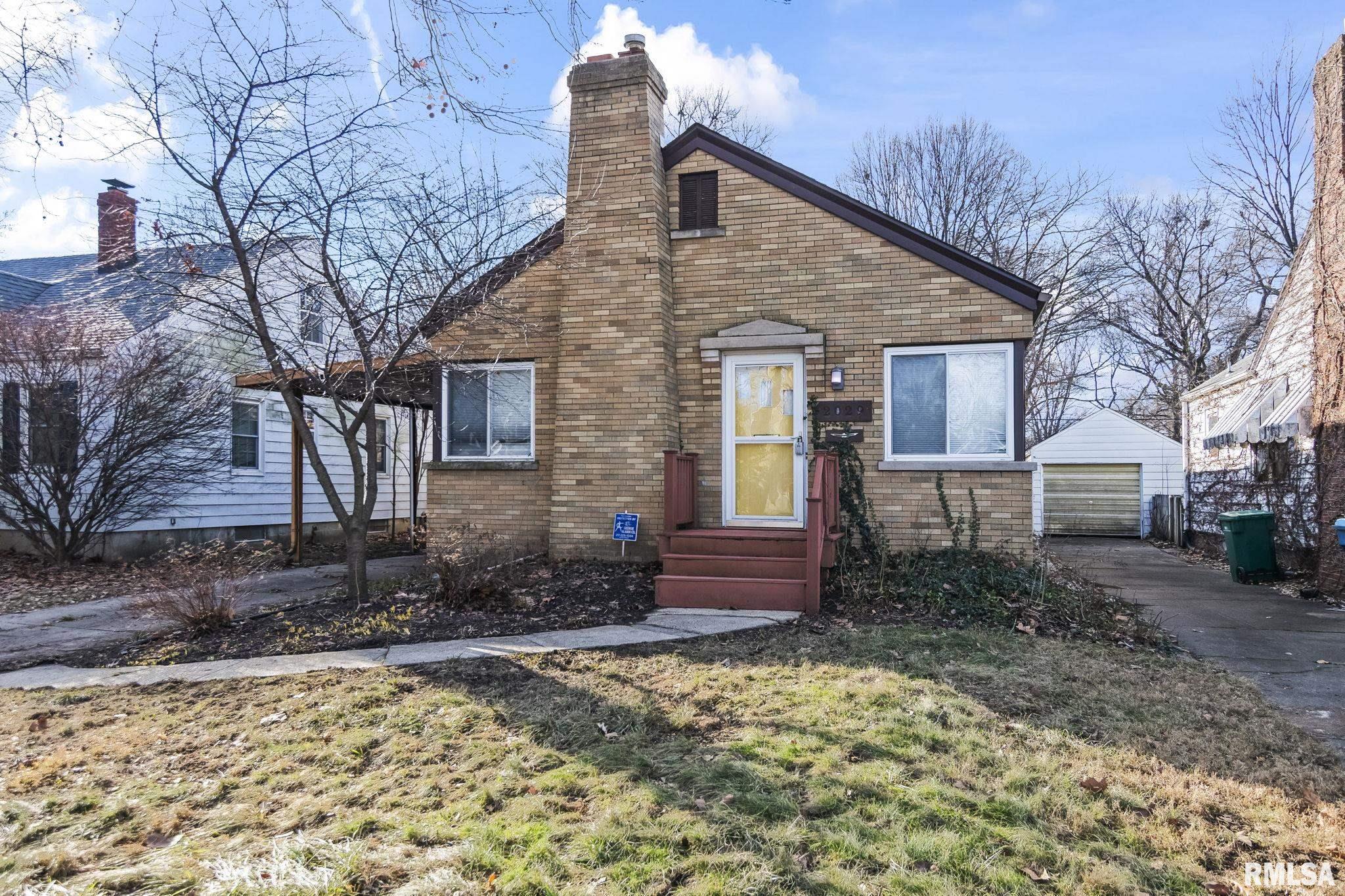 2029 South Walnut Street Springfield, IL 62704 - Photo 2 of 37