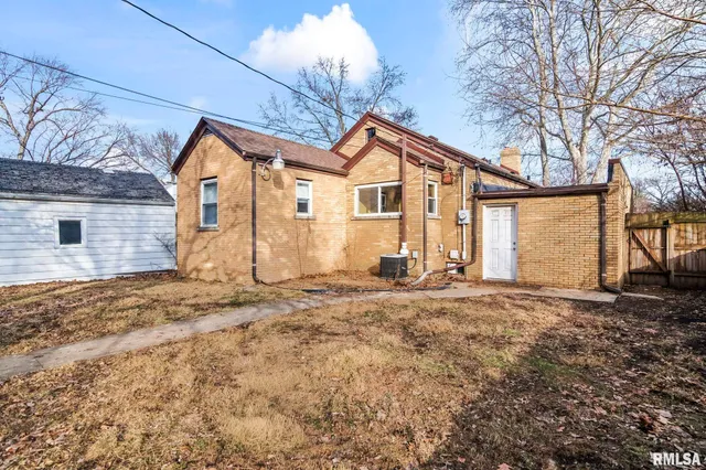 $164,900 | 2029 South Walnut Street, Springfield, IL 62704