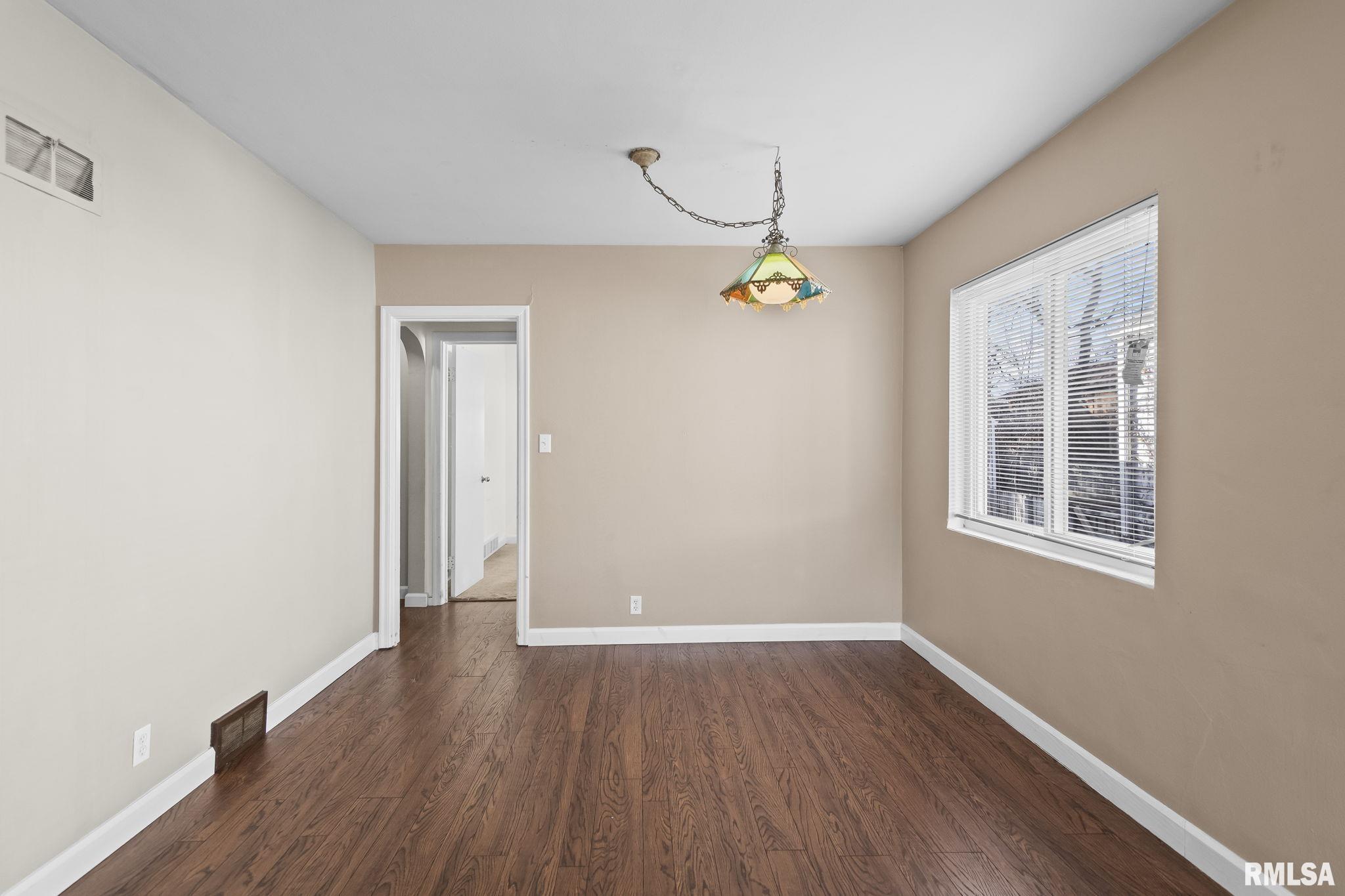 2029 South Walnut Street Springfield, IL 62704 - Photo 8 of 37