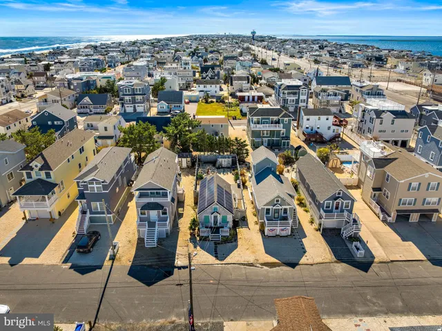 $999,000 | 12 East Winifred Avenue, Long Beach Township, NJ 08008