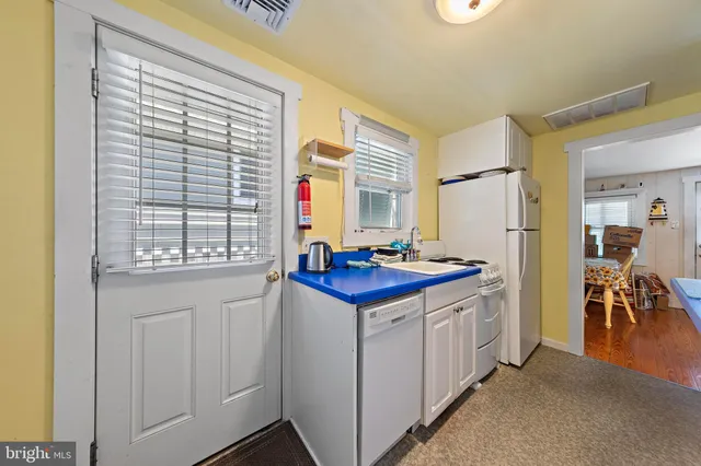 $999,000 | 12 East Winifred Avenue, Long Beach Township, NJ 08008