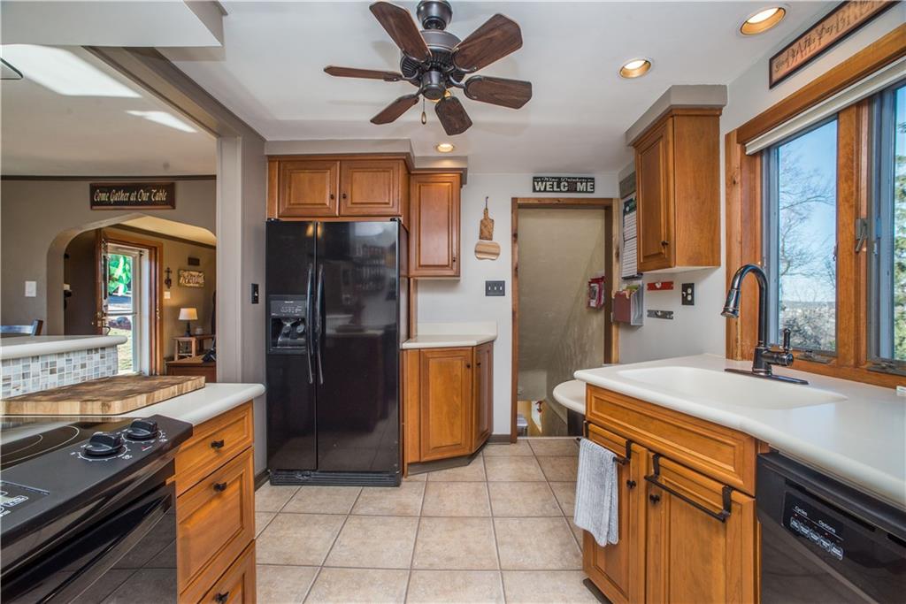 644 Greenlee Road Pittsburgh, PA 15227 - Photo 9 of 25 Gallery Image 9