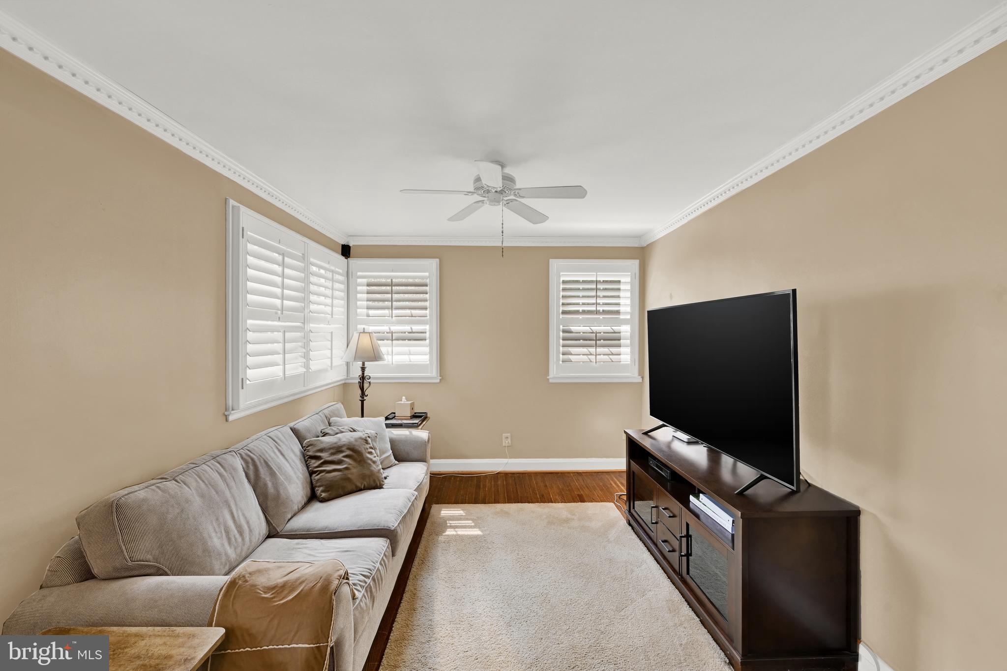 TV / Sitting Area