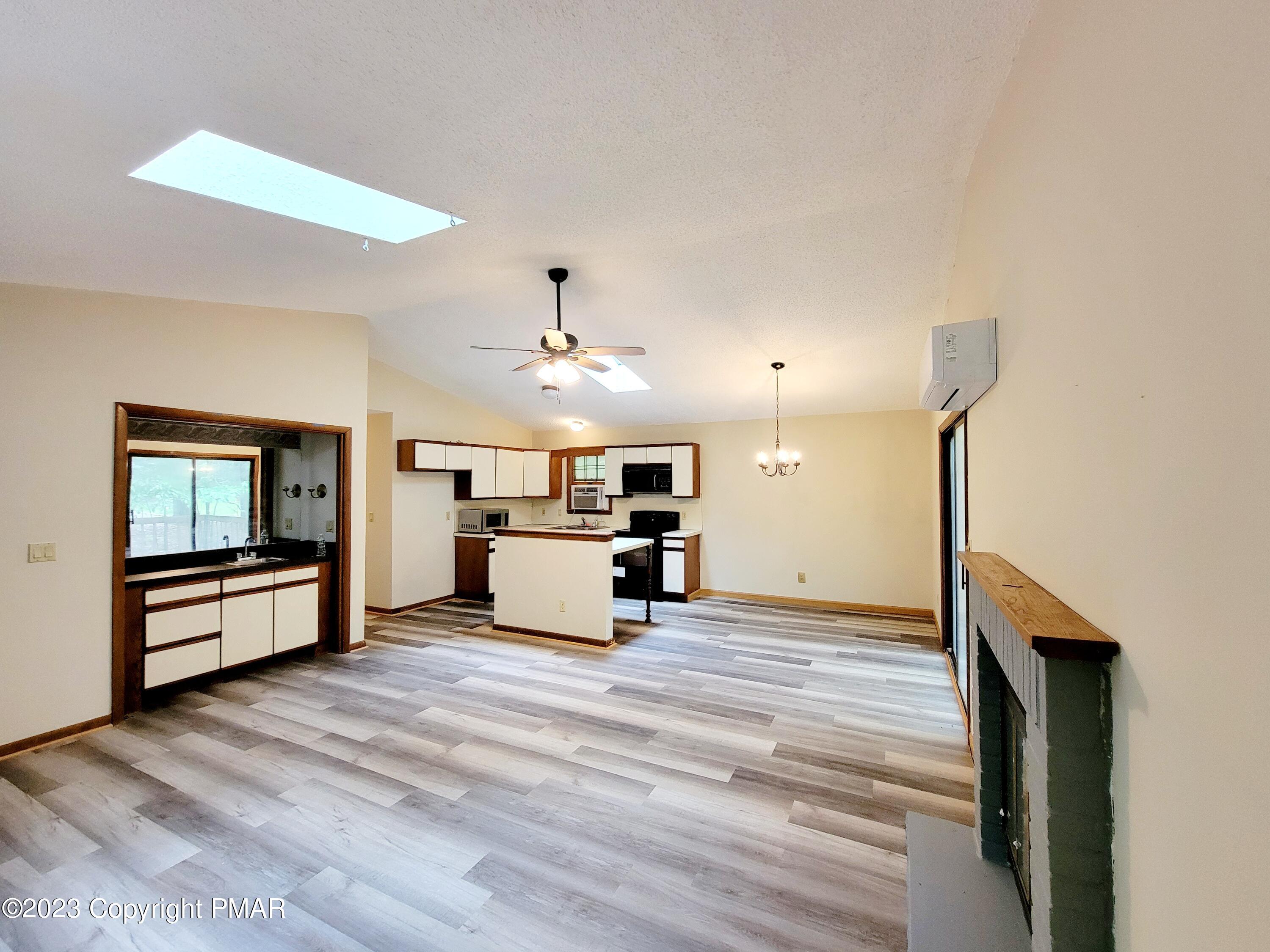 7 Fern Path Stroudsburg, PA 18360 - Photo 3 of 31 1000010868