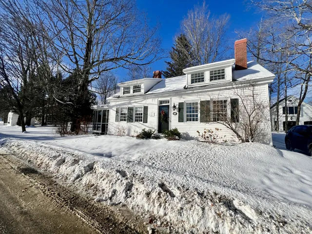 $424,900 | 48 Lincoln Street, Paris, ME 04271