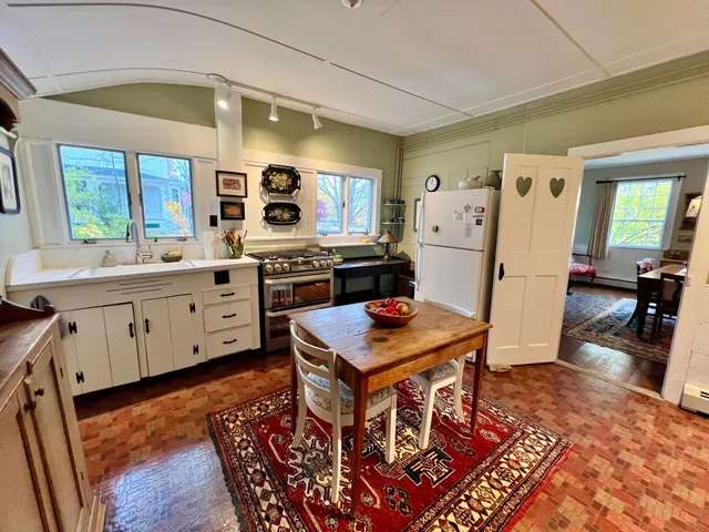 $424,900 | 48 Lincoln Street, Paris, ME 04271