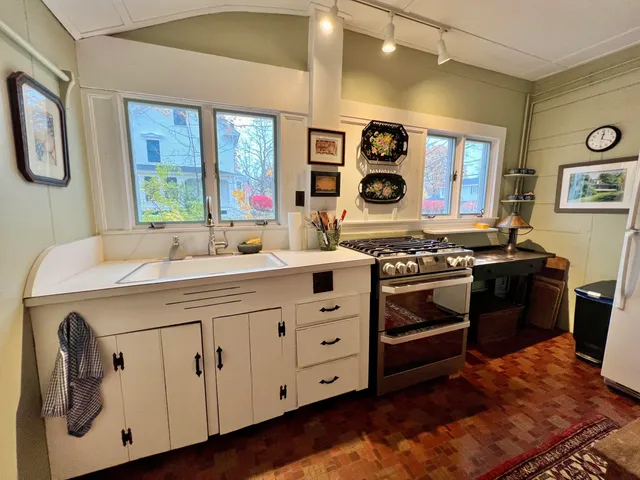 $424,900 | 48 Lincoln Street, Paris, ME 04271