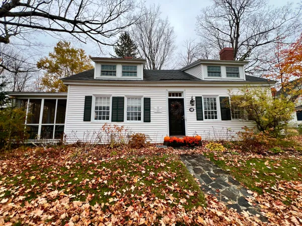 $399,900 | 48 Lincoln Street, Paris, ME 04271