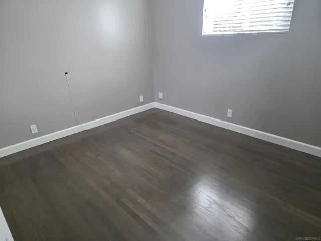 a close up view of a washer and dryer