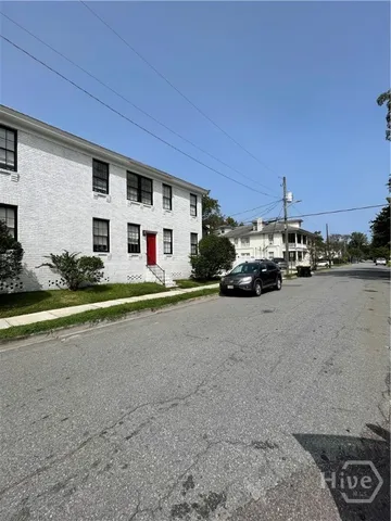 $1,800 | 2311 Atlantic Avenue, Savannah, GA 31401