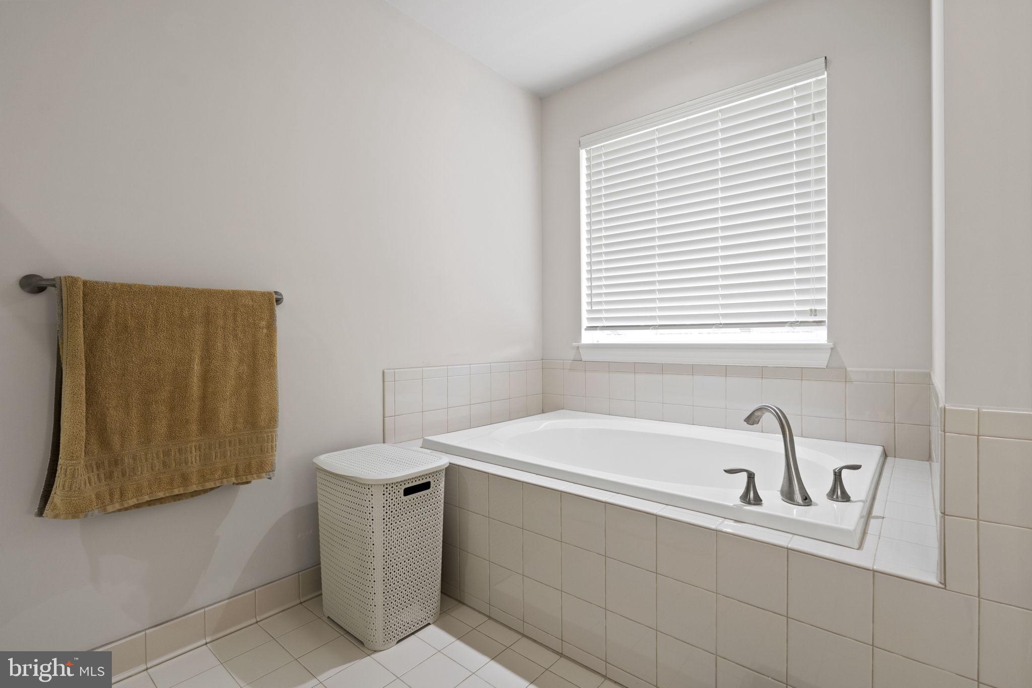 10490 Stansfield Road Laurel, MD 20723 - Photo 20 of 36 Soaking Tub in Primary bathroom