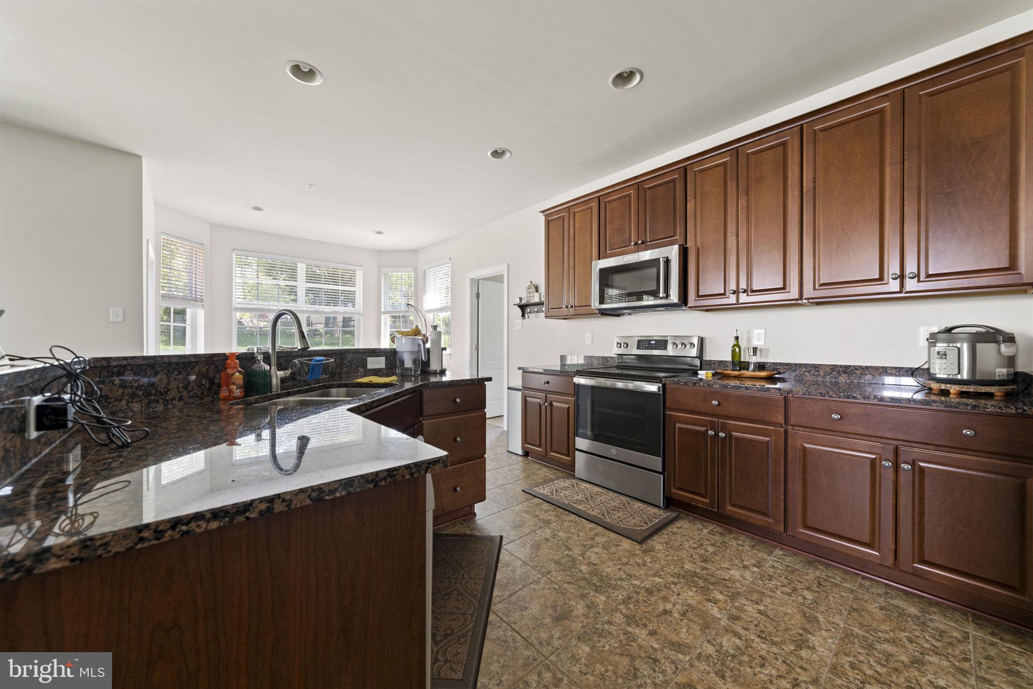 10490 Stansfield Road Laurel, MD 20723 - Photo 4 of 36 Sun filled Kitchen!