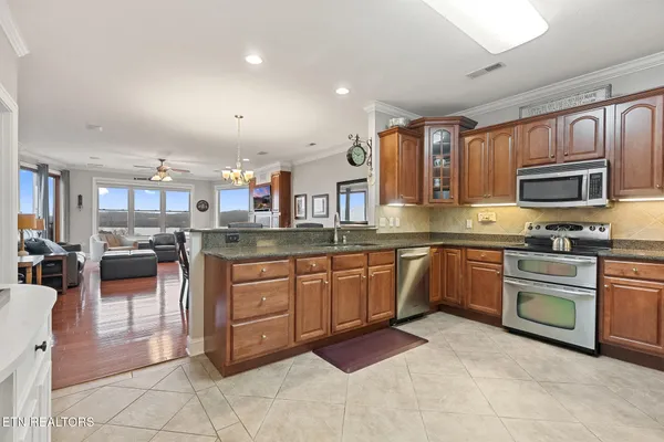 $825,000 | 2834 Lake Pointe Drive, Kingston, TN 37763