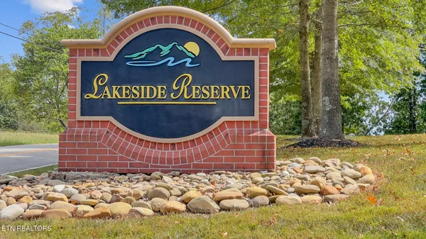 $825,000 | 2834 Lake Pointe Drive, Kingston, TN 37763