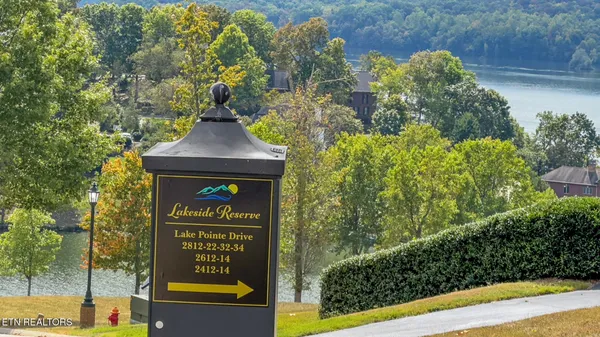 $825,000 | 2834 Lake Pointe Drive, Kingston, TN 37763