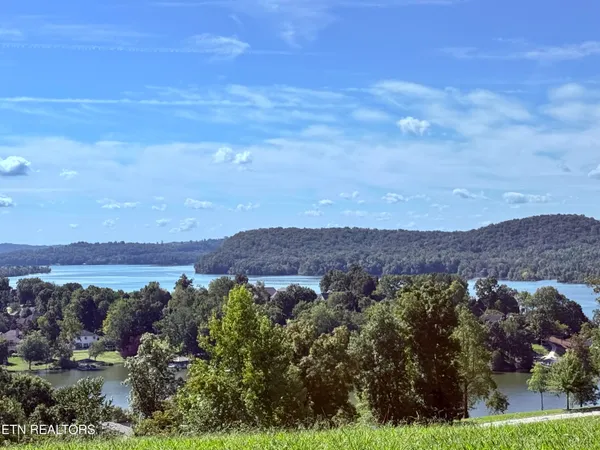 $825,000 | 2834 Lake Pointe Drive, Kingston, TN 37763