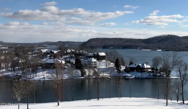 $825,000 | 2834 Lake Pointe Drive, Kingston, TN 37763