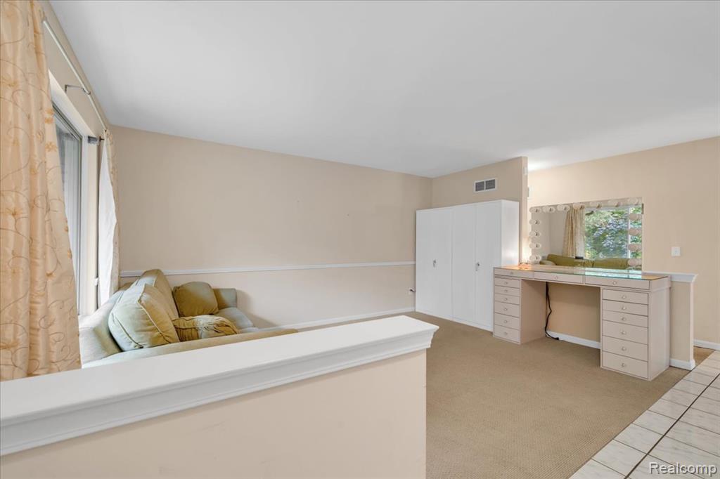 1370 South Boulevard Rochester, MI 48309 - Photo 10 of 65