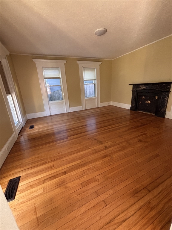 4 Crown Street, Unit 1 Worcester, MA 01609 - Photo 10 of 24 Gallery Image 10