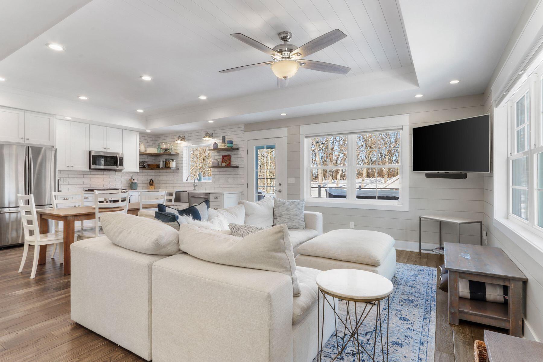 215 Wesley Street Williams Bay, WI 53191 - Photo 4 of 30 Open Layout