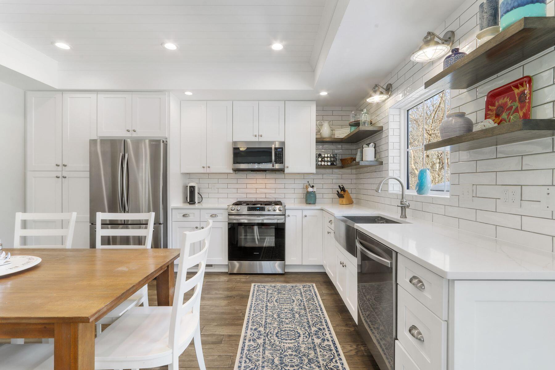 215 Wesley Street Williams Bay, WI 53191 - Photo 7 of 30 Beautiful Kitchen