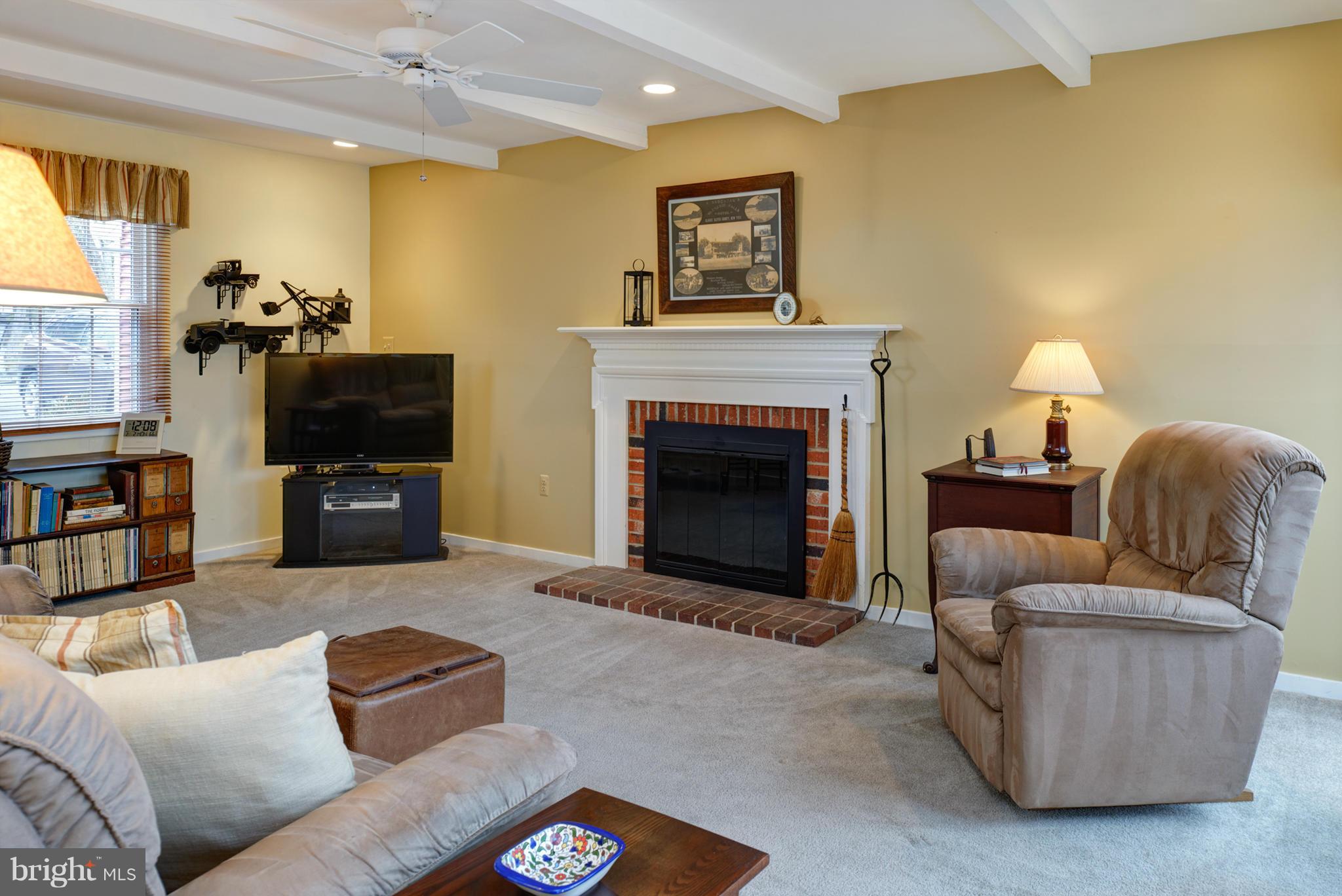 2103 Thomas View Road Reston, VA 20191 - Photo 12 of 26 Family Room