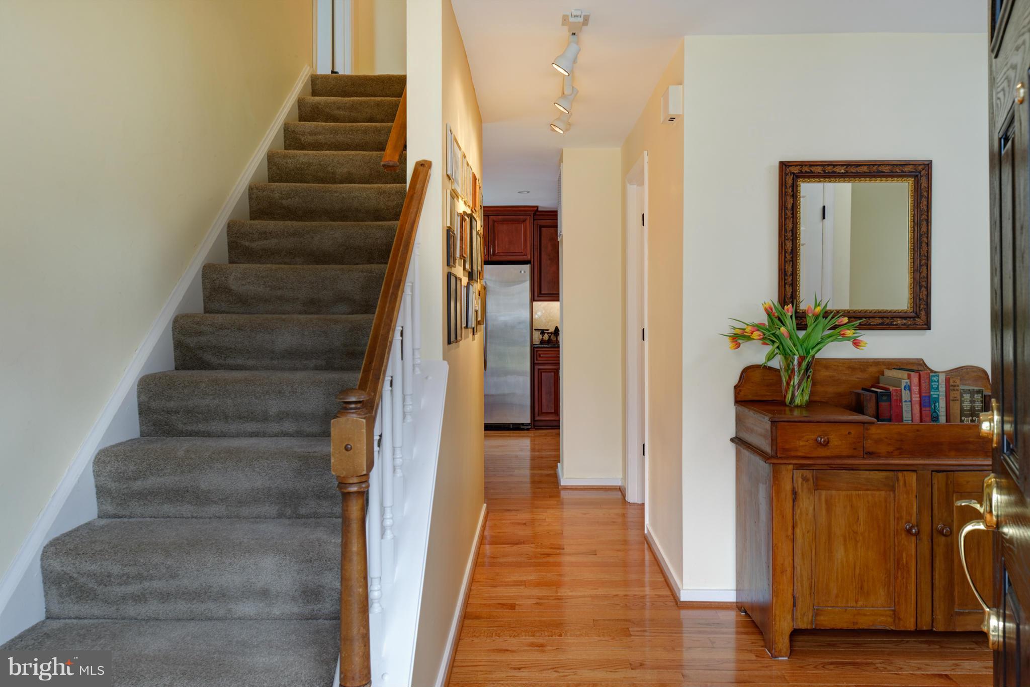 2103 Thomas View Road Reston, VA 20191 - Photo 4 of 26 Interior (General)