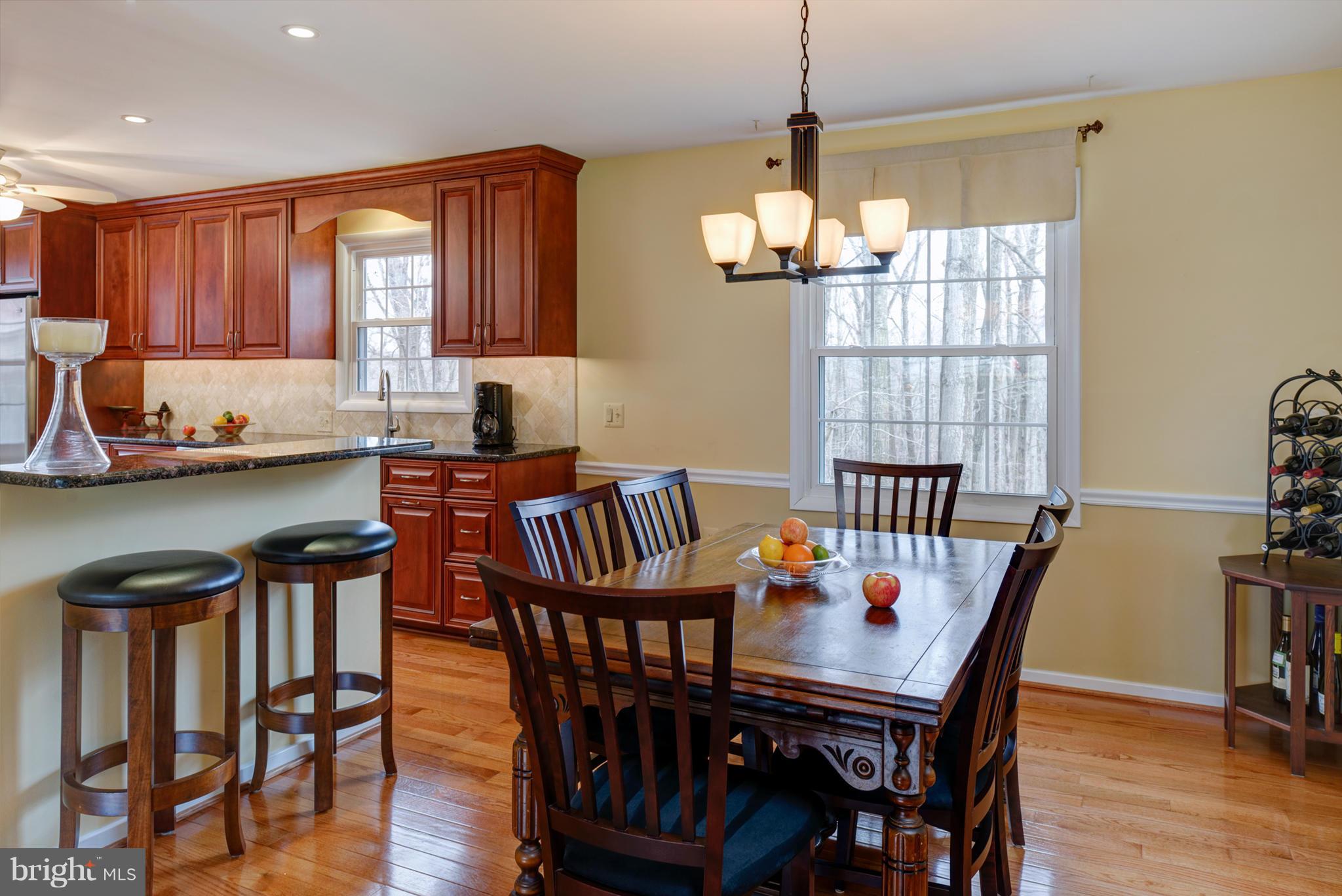 2103 Thomas View Road Reston, VA 20191 - Photo 8 of 26 Dining Room