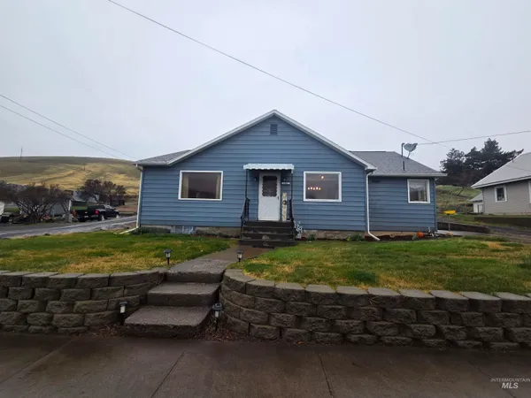 $299,000 | 1607 Main Street, Pomeroy, WA 99347