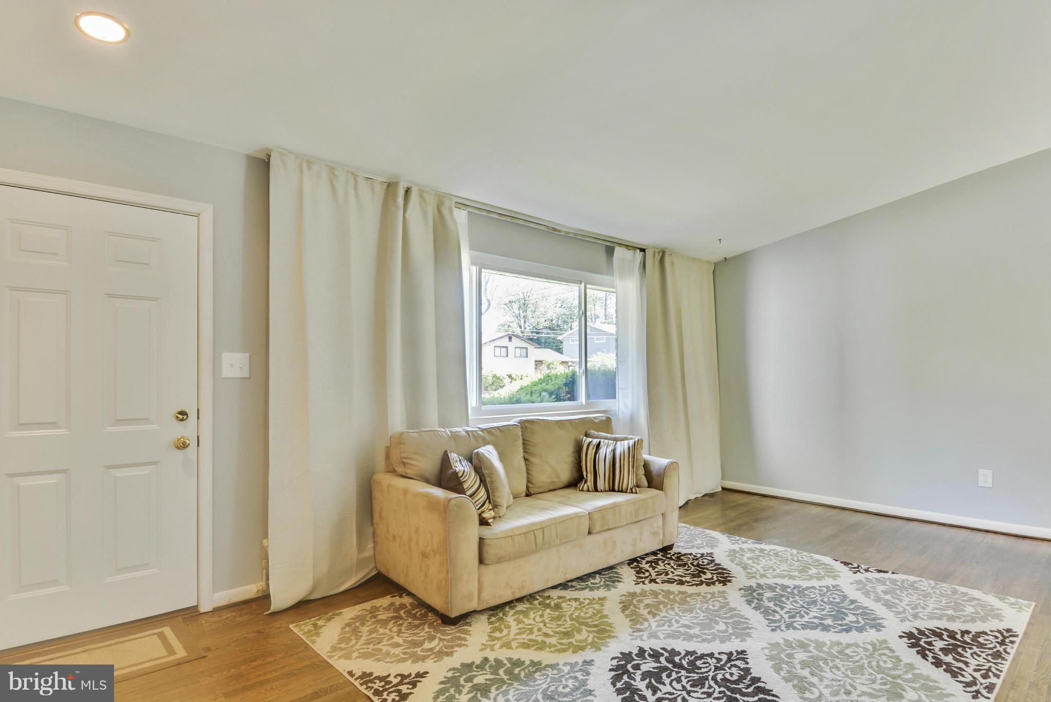 409 Eisner Street Silver Spring, MD 20901 - Photo 2 of 18 Living Room
