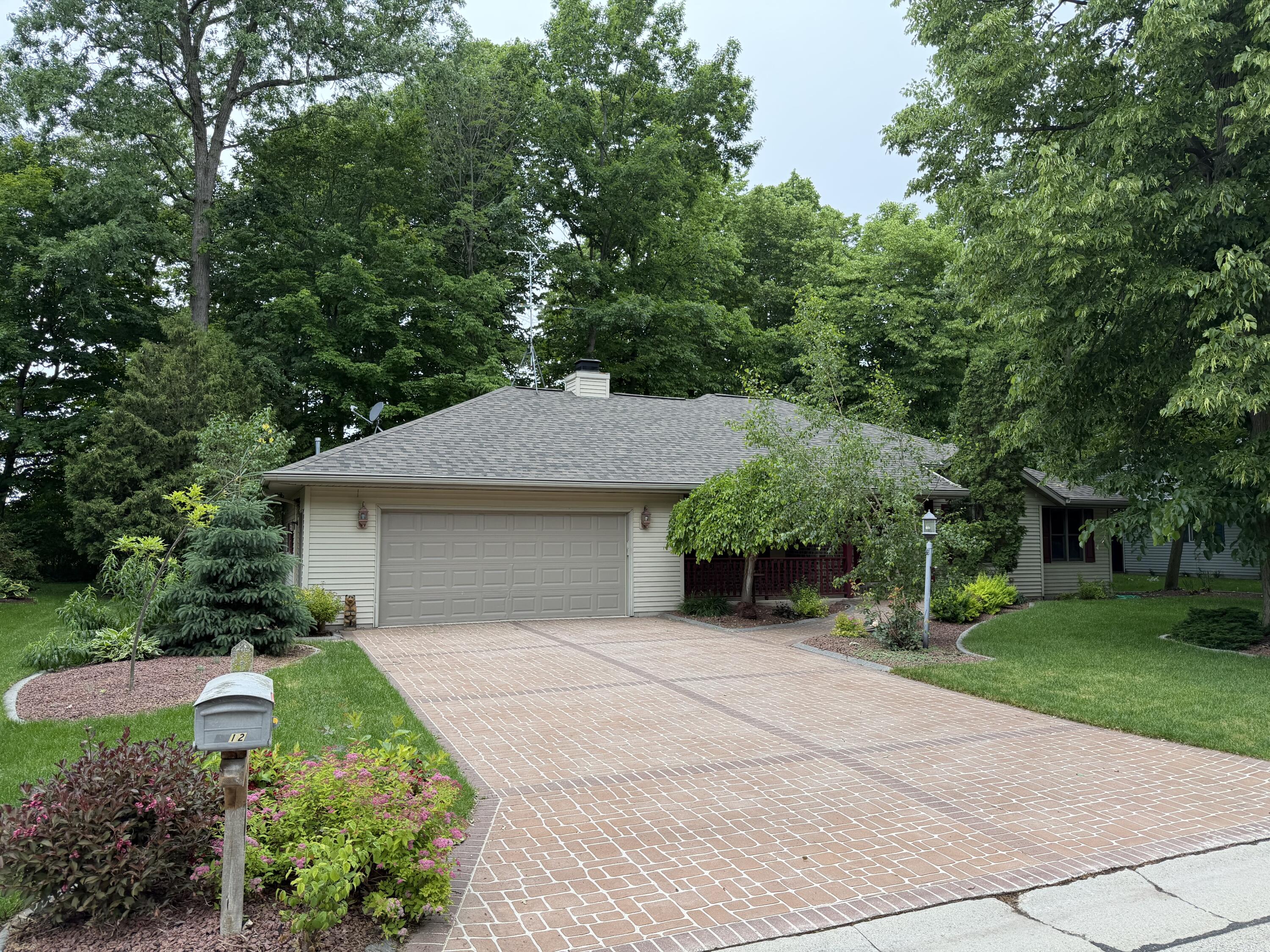 1912 Mapletree Road Howards Grove, WI 53083 - Photo 4 of 13 IMG_2641