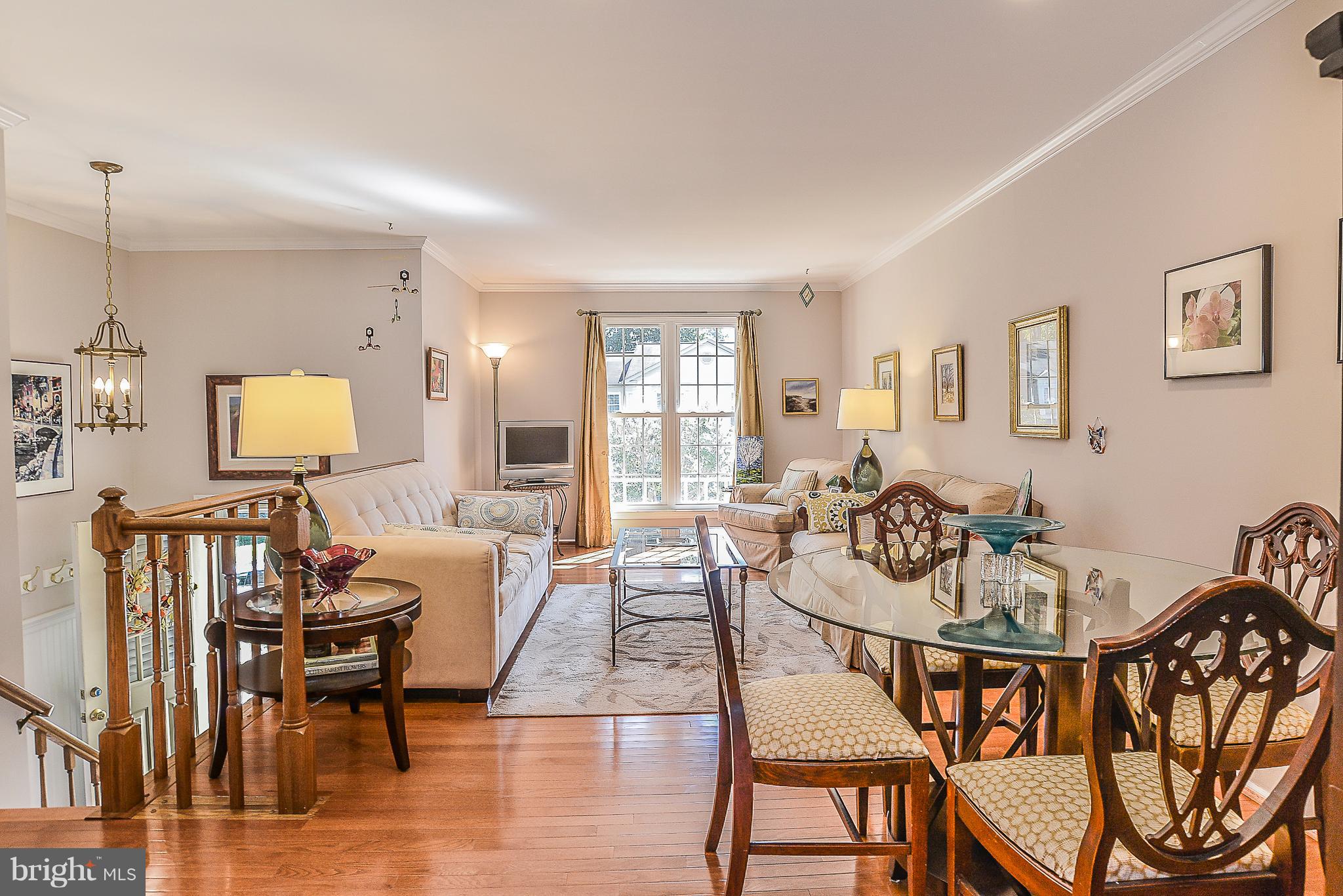 10503 Reed's Landing Circle Burke, VA 22015 - Photo 8 of 30 Living Room