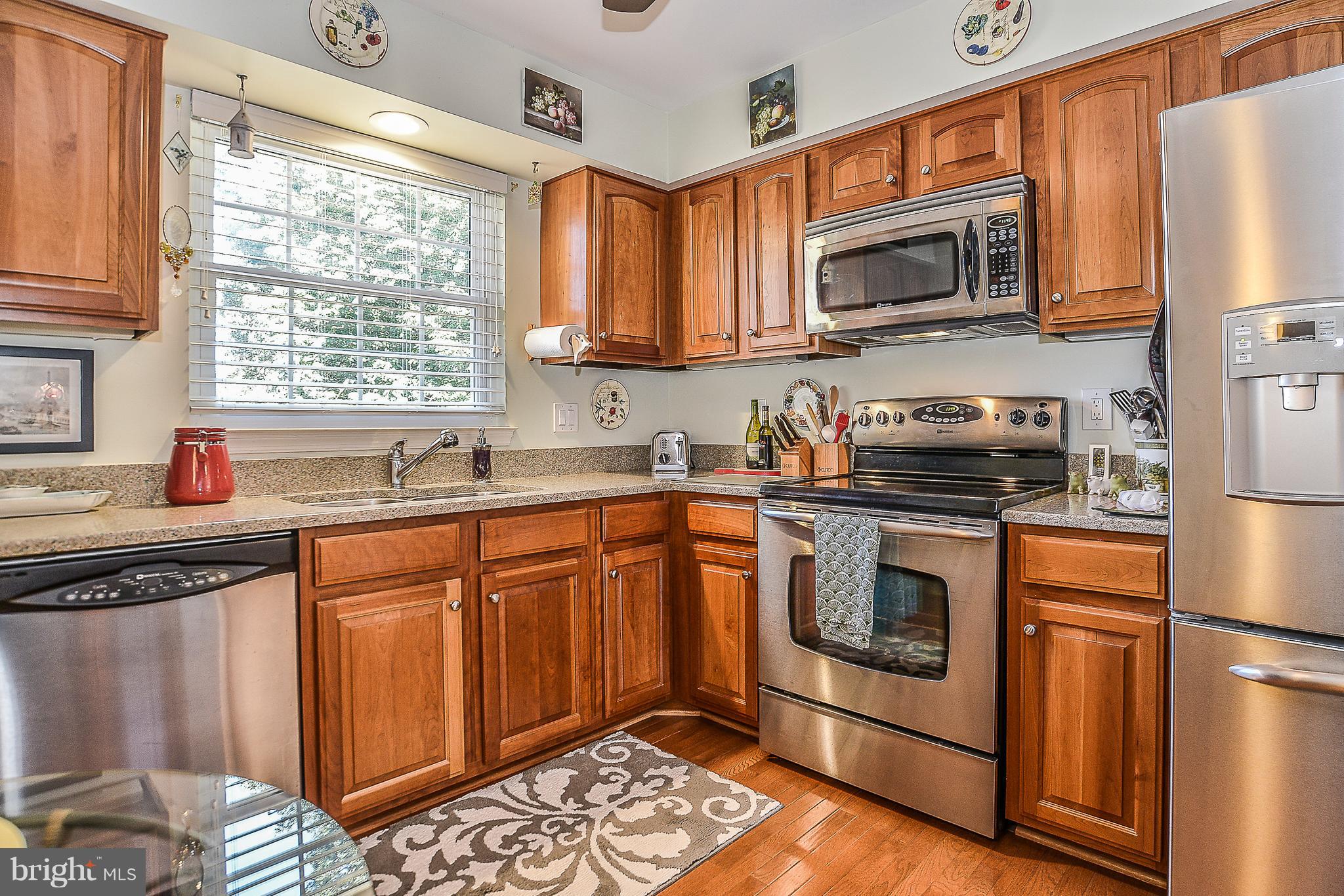 10503 Reed's Landing Circle Burke, VA 22015 - Photo 10 of 30 Kitchen
