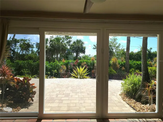 $674,500 | 5207 86th St Court West, Bradenton, FL 34210