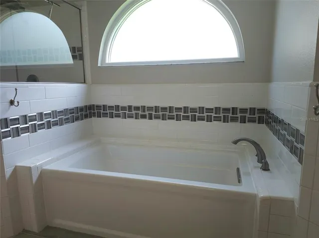 $674,500 | 5207 86th St Court West, Bradenton, FL 34210