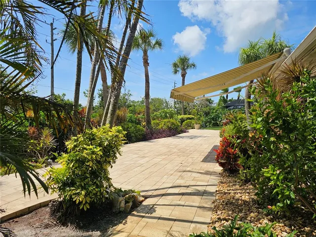 $674,500 | 5207 86th St Court West, Bradenton, FL 34210