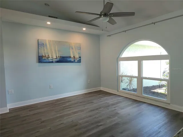 $674,500 | 5207 86th St Court West, Bradenton, FL 34210