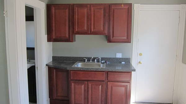 17 Pickett Place Springfield, MA 01109 - Photo 6 of 19 Gallery Image 6