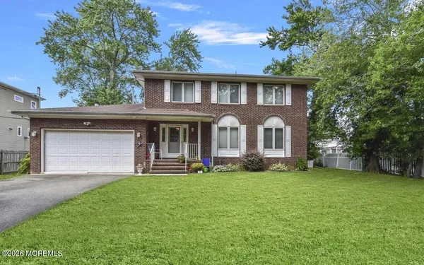 $695,000 | 29 Maple Street, Middletown, NJ 07758