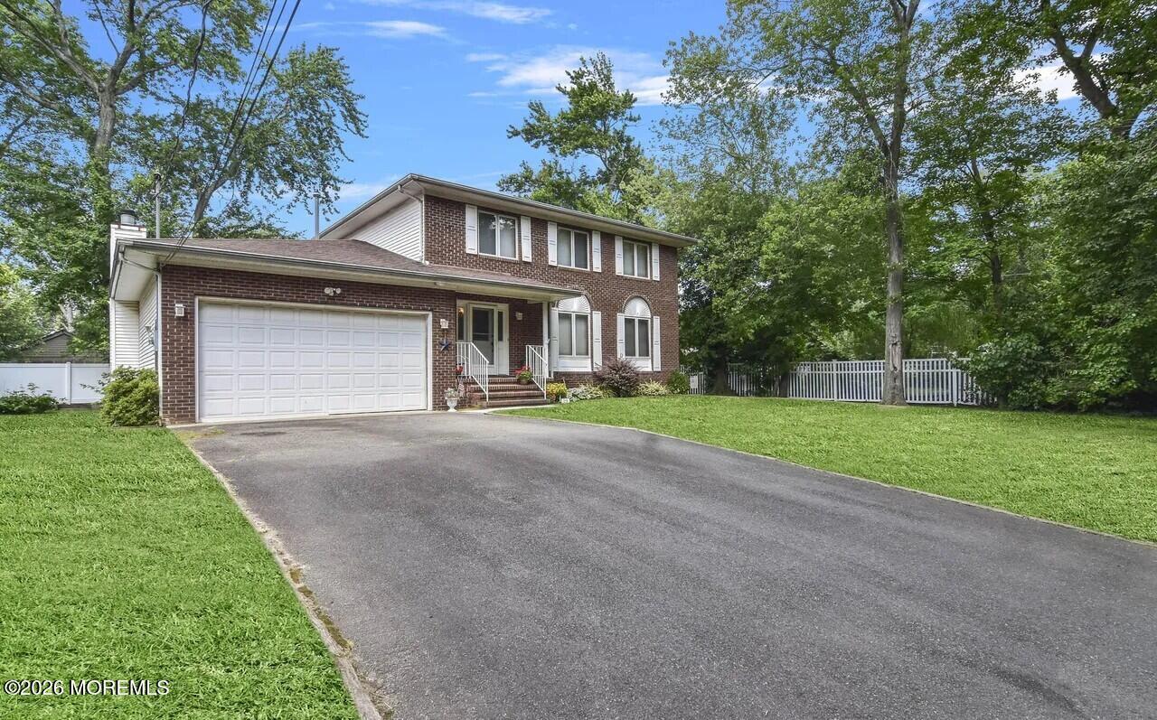 29 Maple Street Middletown, NJ 07758 - Photo 2 of 33 2) 68055-69ad7ec330ac8