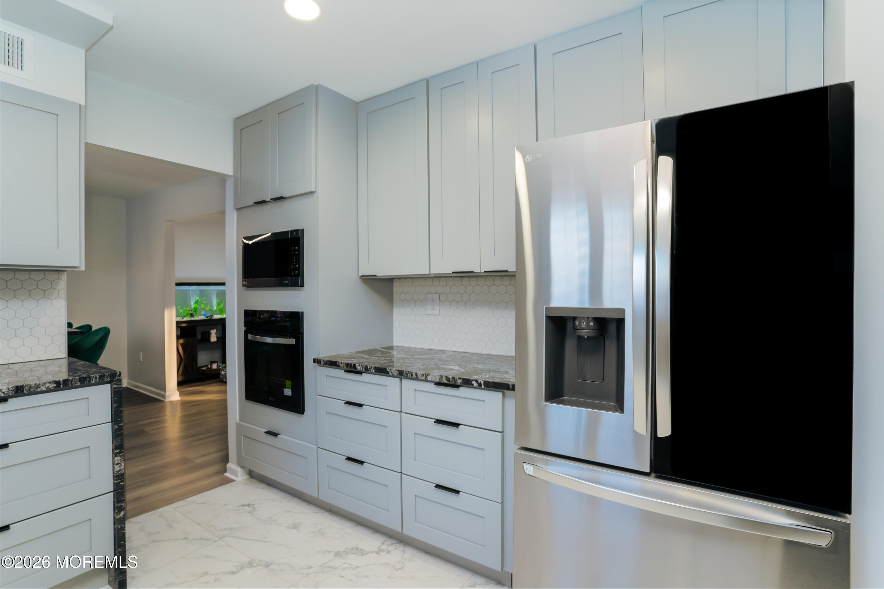 29 Maple Street Middletown, NJ 07758 - Photo 8 of 33 8) 68055-69ad8151ac5b5