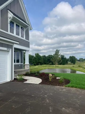 $899,000 | 5910 Freeland Court North, Hugo, MN 55038