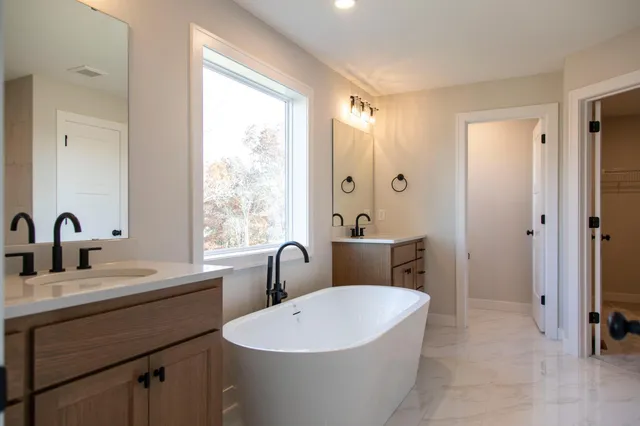 $899,000 | 5910 Freeland Court North, Hugo, MN 55038