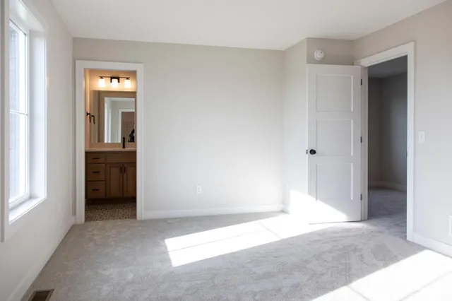 $899,000 | 5910 Freeland Court North, Hugo, MN 55038